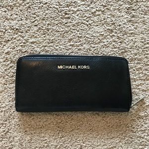 Michael Kors Continental zip around Wallet